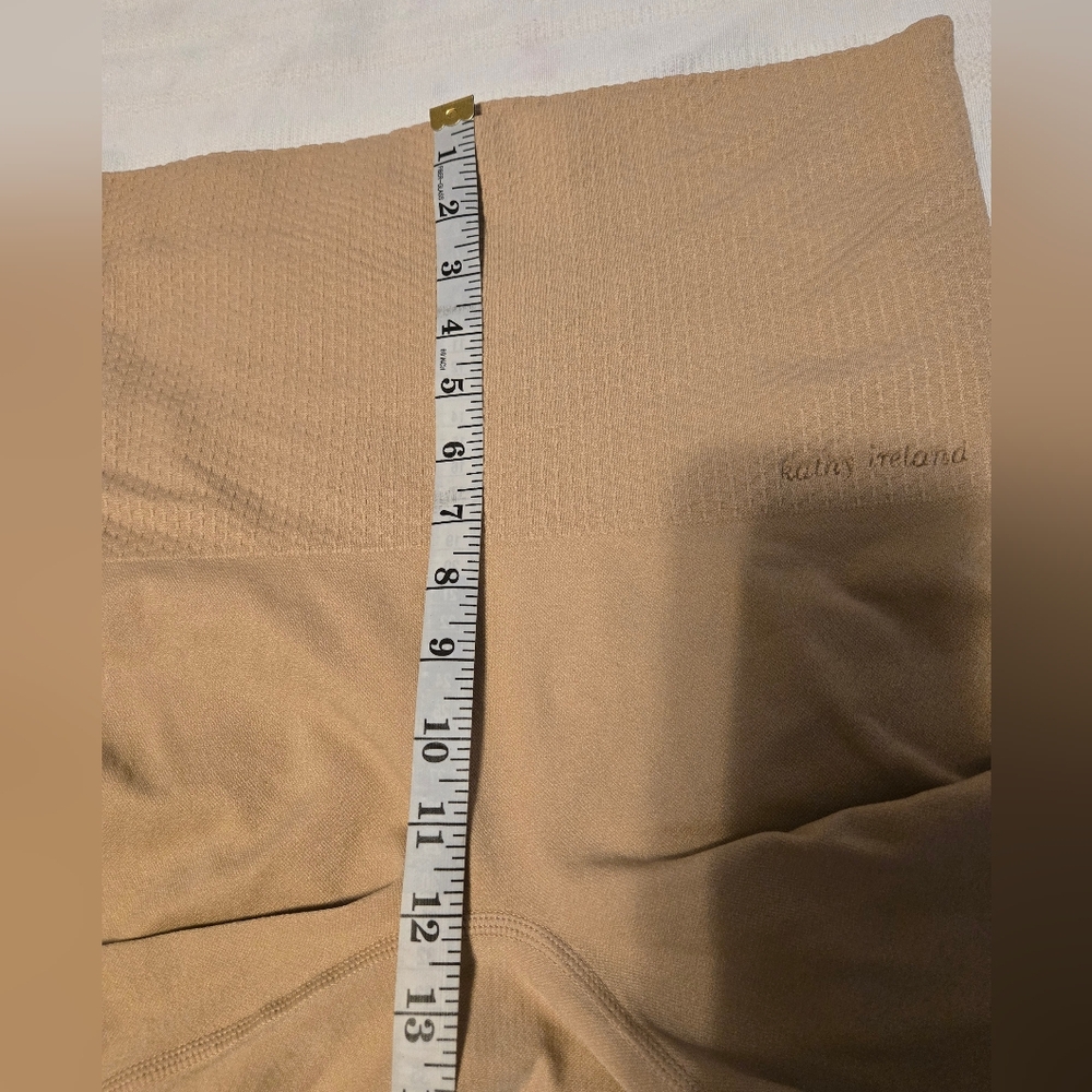 Women's shapewear by Kathy Ireland Size 3X Color Beige - Picture 5 of 8